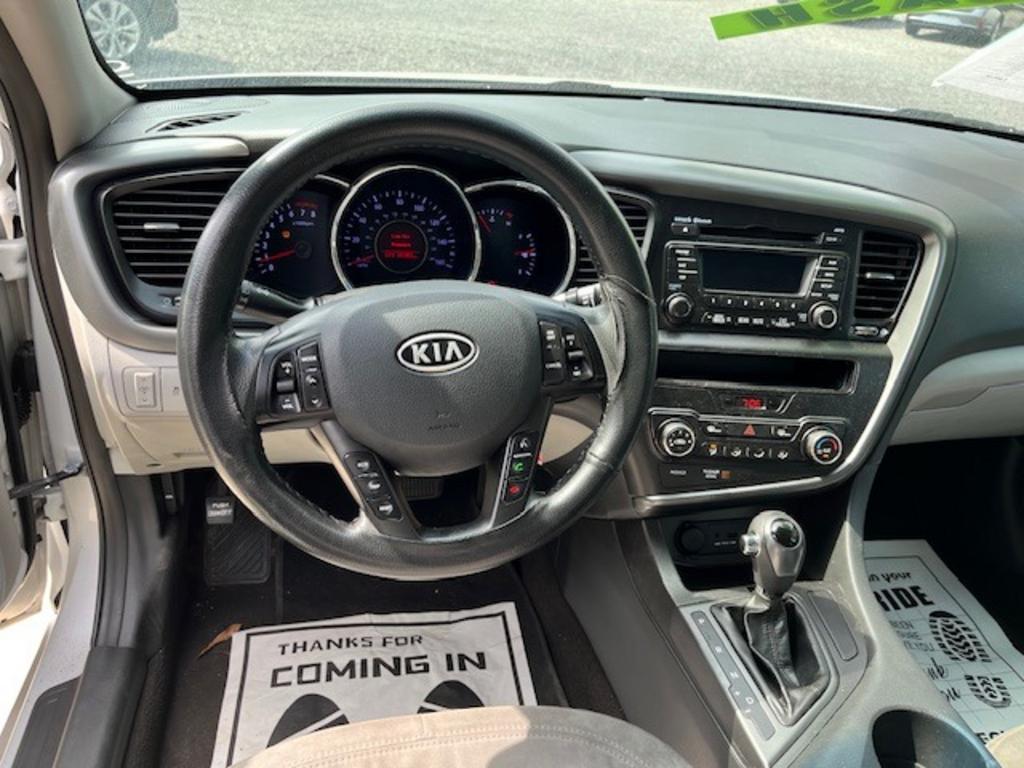 2011 Kia Optima LX - Photo 7