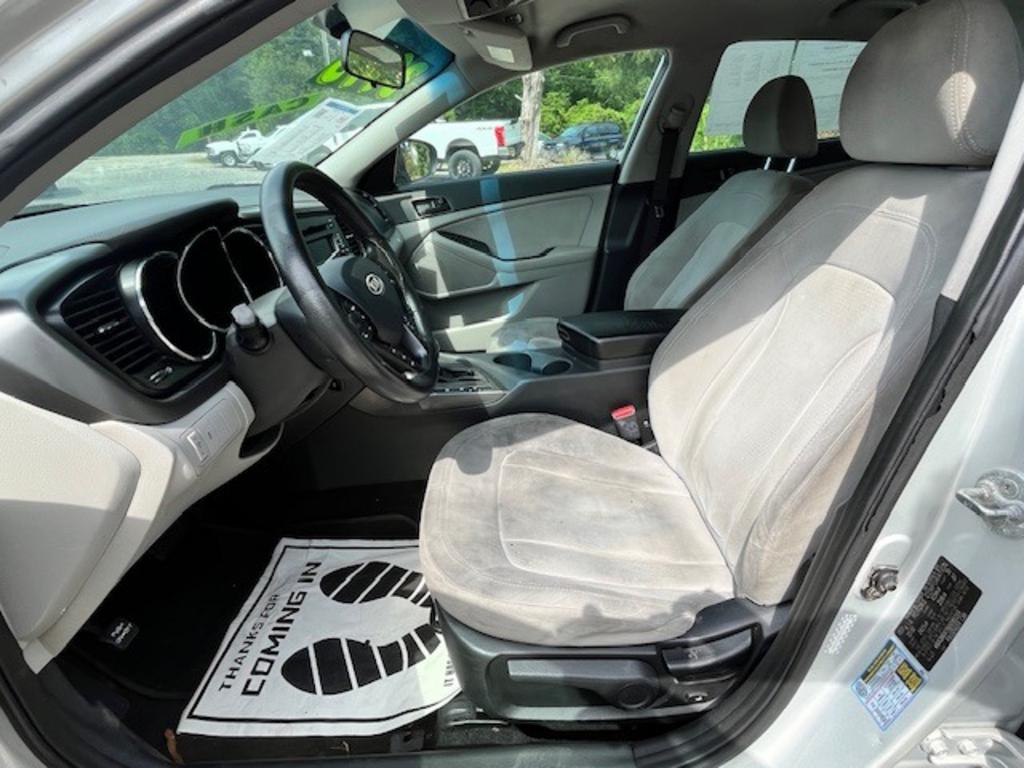2011 Kia Optima LX - Photo 8